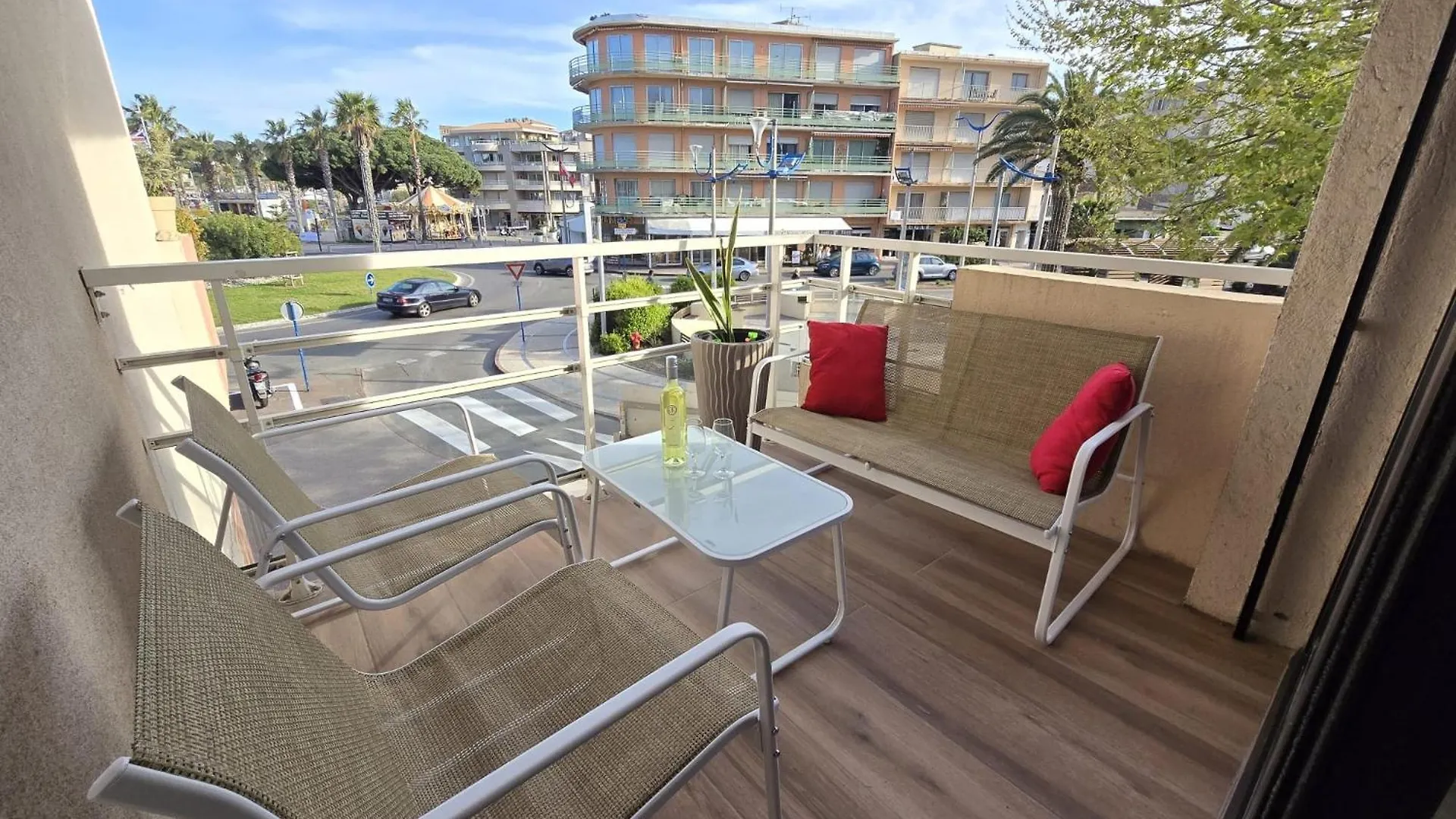 T2 Ideal A 50M De La Plage Tout A Pied Parfait Pour Des Vacances Relax Cavalaire-sur-Mer 0*,  Francja